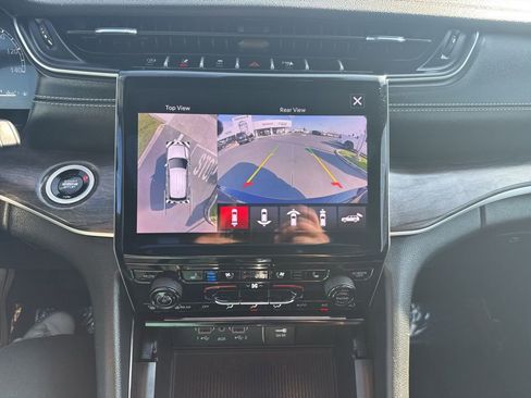 Used 2024 Jeep Grand Cherokee L Limited w/ Luxury Tech Group II image 26