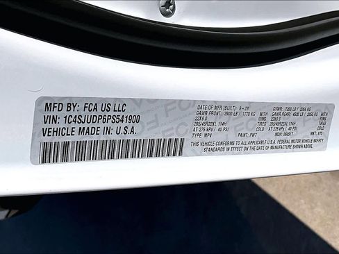 Used 2023 Jeep Wagoneer Series III w/ Premium Group I image 36