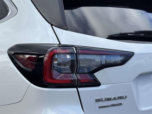 Used 2022 Subaru Outback Limited image 11