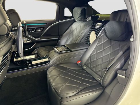 Used 2023 Mercedes-Benz Maybach S 680 4MATIC image 23