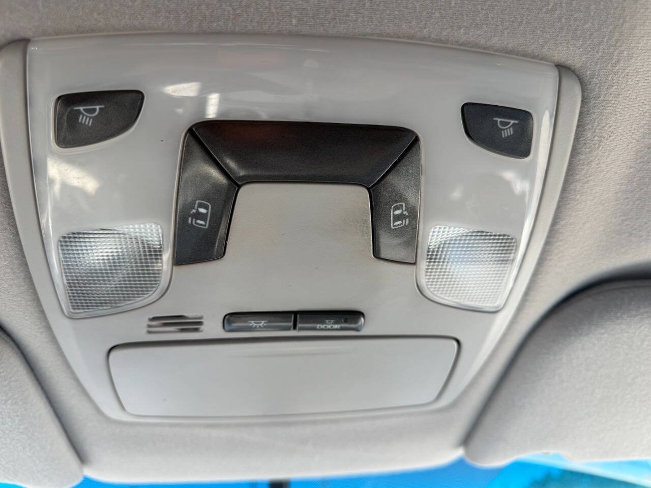 Used 2013 Toyota Sienna LE w/ Towing Pkg FWD image 24