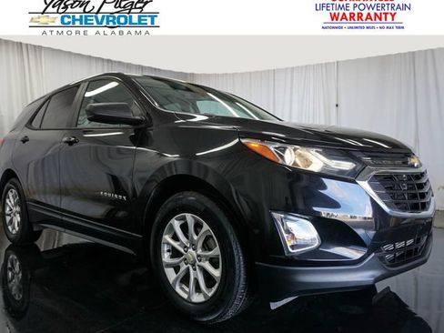 Used 2020 Chevrolet Equinox LS w/ LS Convenience Package FWD image 1
