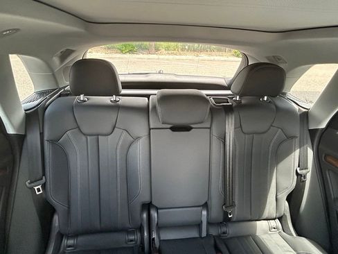 Used 2024 Audi Q5 e Premium Plus w/ Premium Plus Package image 38