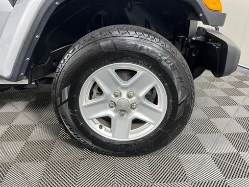 Used 2022 Jeep Gladiator Sport AWD/4WD image 6