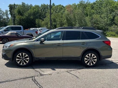 Used 2016 Subaru Outback 2.5i Limited AWD/4WD image 3