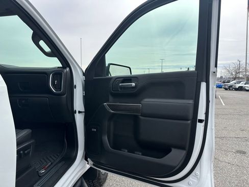 Used 2022 Chevrolet Silverado 1500 LTZ w/ LTZ Premium Package AWD/4WD image 19