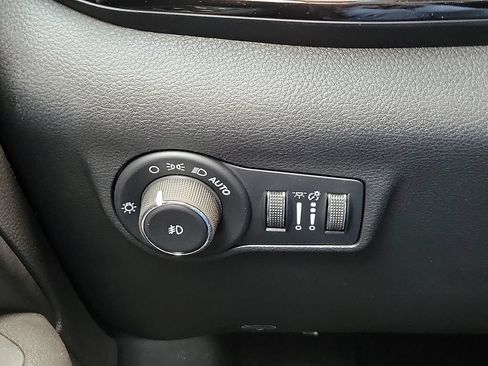 New 2026 Jeep Compass Latitude AWD/4WD image 15
