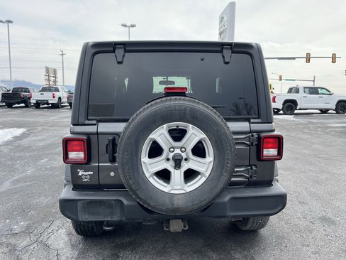 Used 2020 Jeep Wrangler Sport image 4