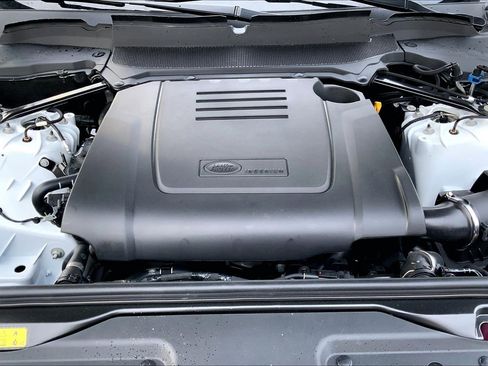 New 2026 Land Rover Discovery S image 16