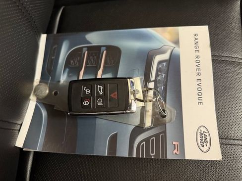 Used 2025 Land Rover Range Rover Evoque S AWD/4WD image 30