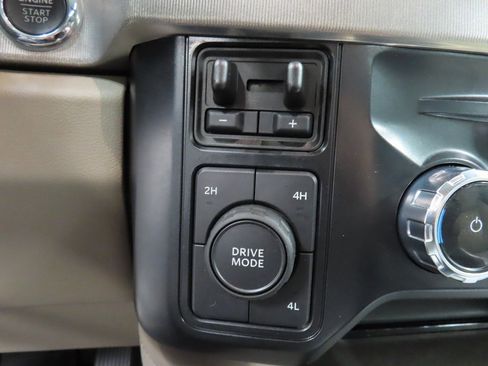 Used 2025 Ford F450 Platinum w/ Platinum Plus Package image 51