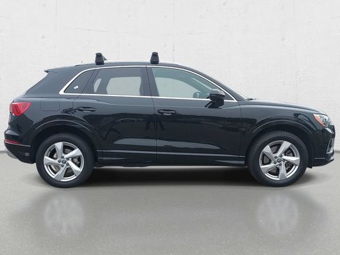 Used 2019 Audi Q3 2.0T Premium w/ Convenience Package AWD/4WD image 4