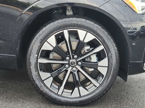 Used 2026 Volvo XC60 B5 Plus w/ Protection Package Premier AWD/4WD image 8