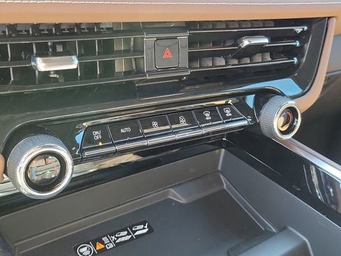 New 2026 Chevrolet Suburban High Country AWD/4WD image 31