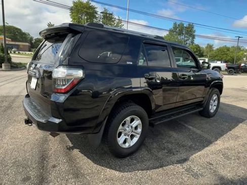Used 2021 Toyota 4Runner SR5 Premium w/ Moonroof Package AWD/4WD image 8