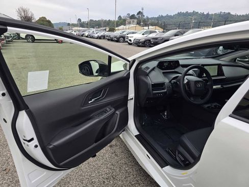 Used 2026 Toyota Prius Plug-In Hybrid image 21