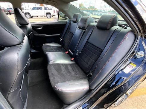 Used 2017 Toyota Camry SE image 17