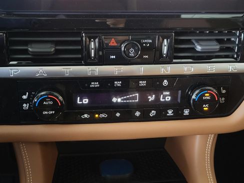 New 2026 Nissan Pathfinder Platinum FWD image 25