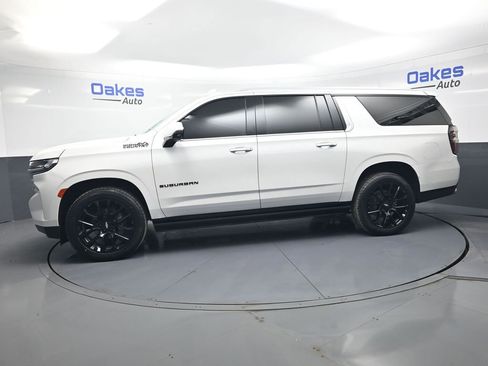 Used 2023 Chevrolet Suburban High Country w/ Premium Package 2 AWD/4WD image 5