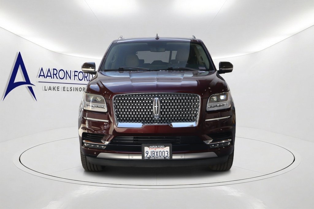 Used 2018 Lincoln Navigator L Select RWD image 2