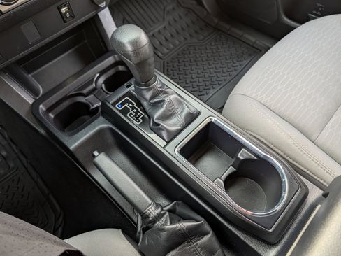 Used 2019 Toyota Tacoma SR image 46