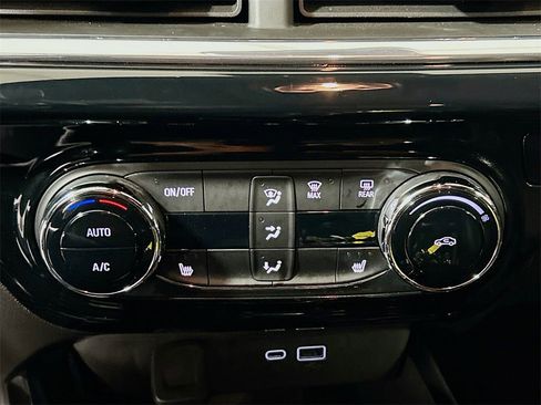 Used 2025 Chevrolet Trax RS w/ Driver Confidence Package image 13