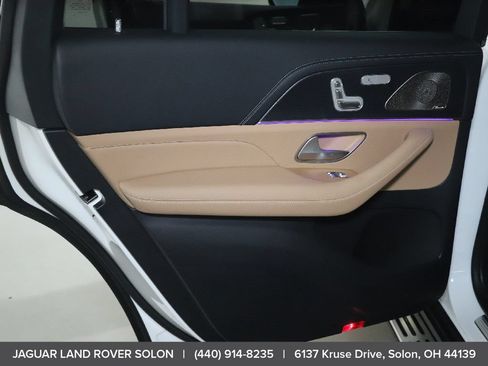 Used 2024 Mercedes-Benz GLS 580 4MATIC image 37