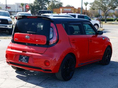 Used 2019 Kia Soul + image 16