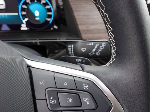 Certified 2025 Volkswagen Atlas SEL image 19