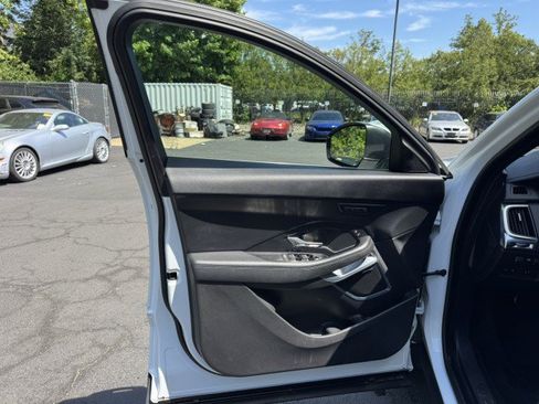 Used 2018 Jaguar E-PACE SE AWD/4WD image 17