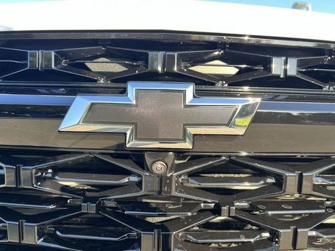 New 2026 Chevrolet Traverse RS w/ LPO, Floor Liner Package image 32