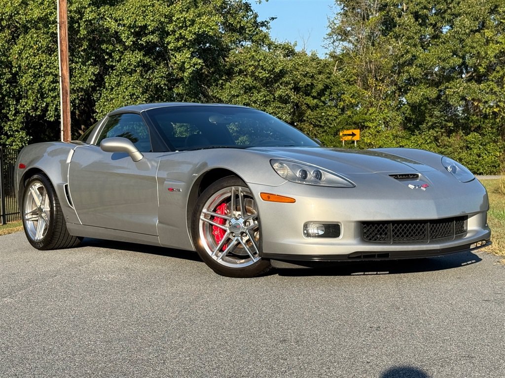Used 2006 Chevrolet Corvette Z06 w/ Preferred Equipment Group RWD image 17