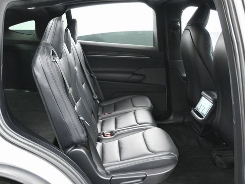 Used 2023 Tesla Model X image 39