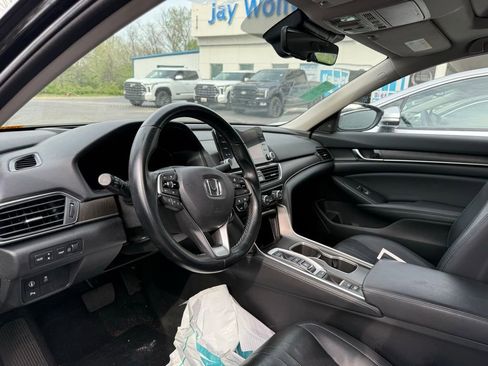 Used 2021 Honda Accord Touring image 8