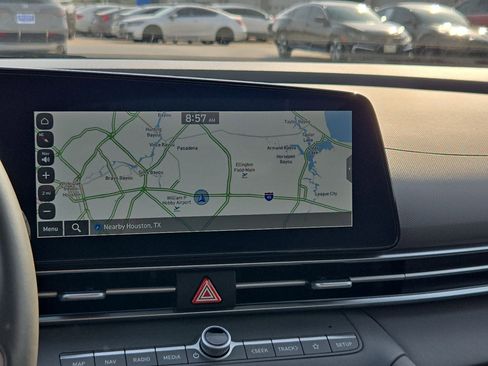 Used 2025 Hyundai Elantra SEL FWD image 25