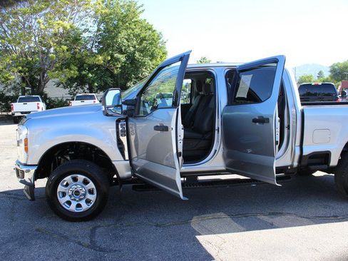 Used 2024 Ford F350 XLT AWD/4WD image 9
