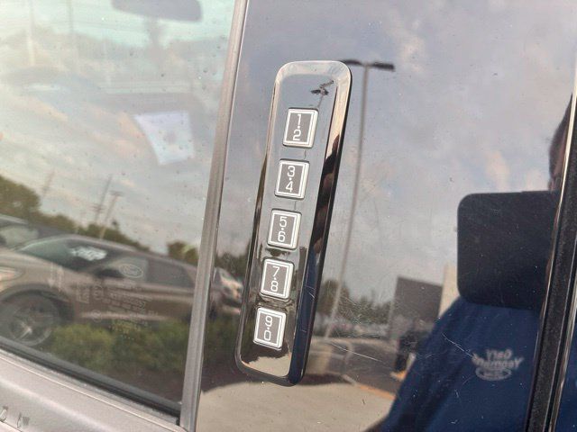 Used 2024 Ford F150 Raptor AWD/4WD image 7