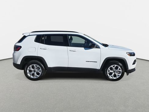 New 2026 Jeep Compass Latitude AWD/4WD image 4