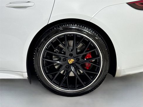 Used 2020 Porsche Panamera GTS image 40