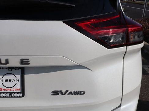 Used 2024 Nissan Rogue SV w/ SV Premium Package image 29