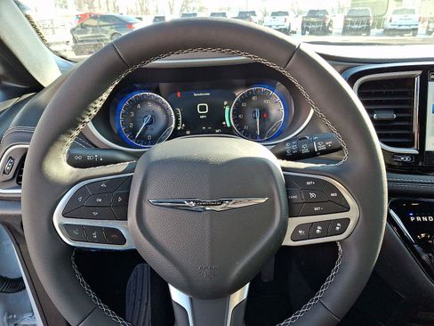 New 2026 Chrysler Pacifica Select FWD image 14