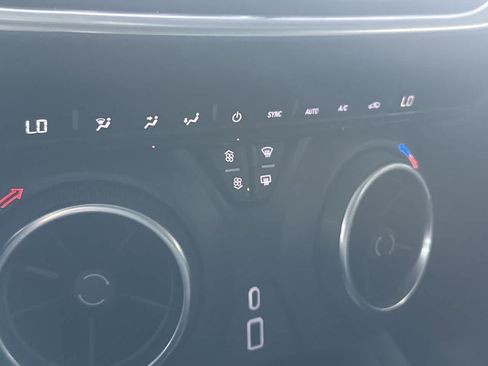 Used 2021 Chevrolet Blazer LT FWD image 20