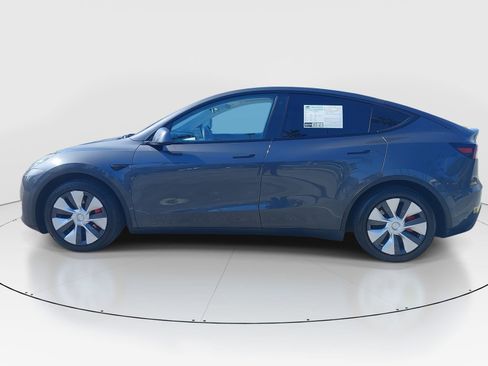 Used 2021 Tesla Model Y Long Range image 4