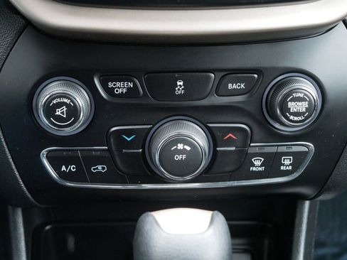 Used 2016 Jeep Cherokee Latitude image 20