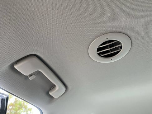 Used 2021 Buick Enclave Essence FWD image 19