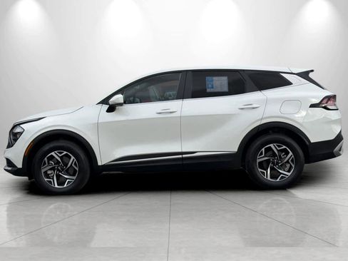 Used 2023 Kia Sportage LX image 5