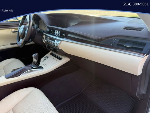 Used 2017 Lexus ES 350 ES 350 Sedan 4D w/ Luxury Package image 21