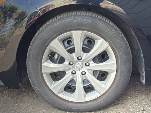 Used 2025 Toyota Corolla LE FWD image 27