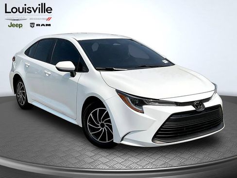 Used 2023 Toyota Corolla LE FWD image 1