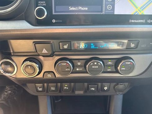 Used 2021 Toyota Tacoma TRD Off-Road w/ TRD Premium Off Road Package AWD/4WD image 18